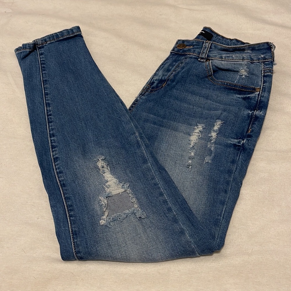 Medium Wash Distressed Knee Skinny Jeans Size 5
